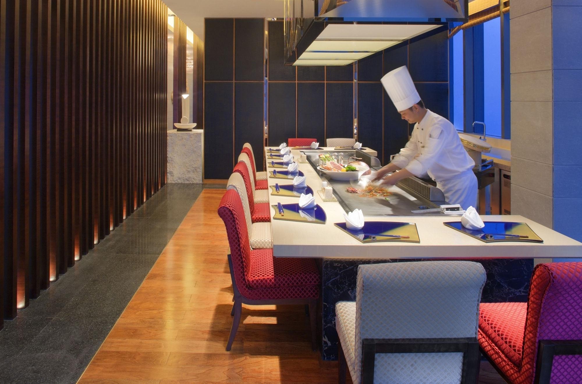 Radisson Blu Plaza Chongqing - Free 2 Bottle Of Local Beer Per Room During Stay Kültér fotó
