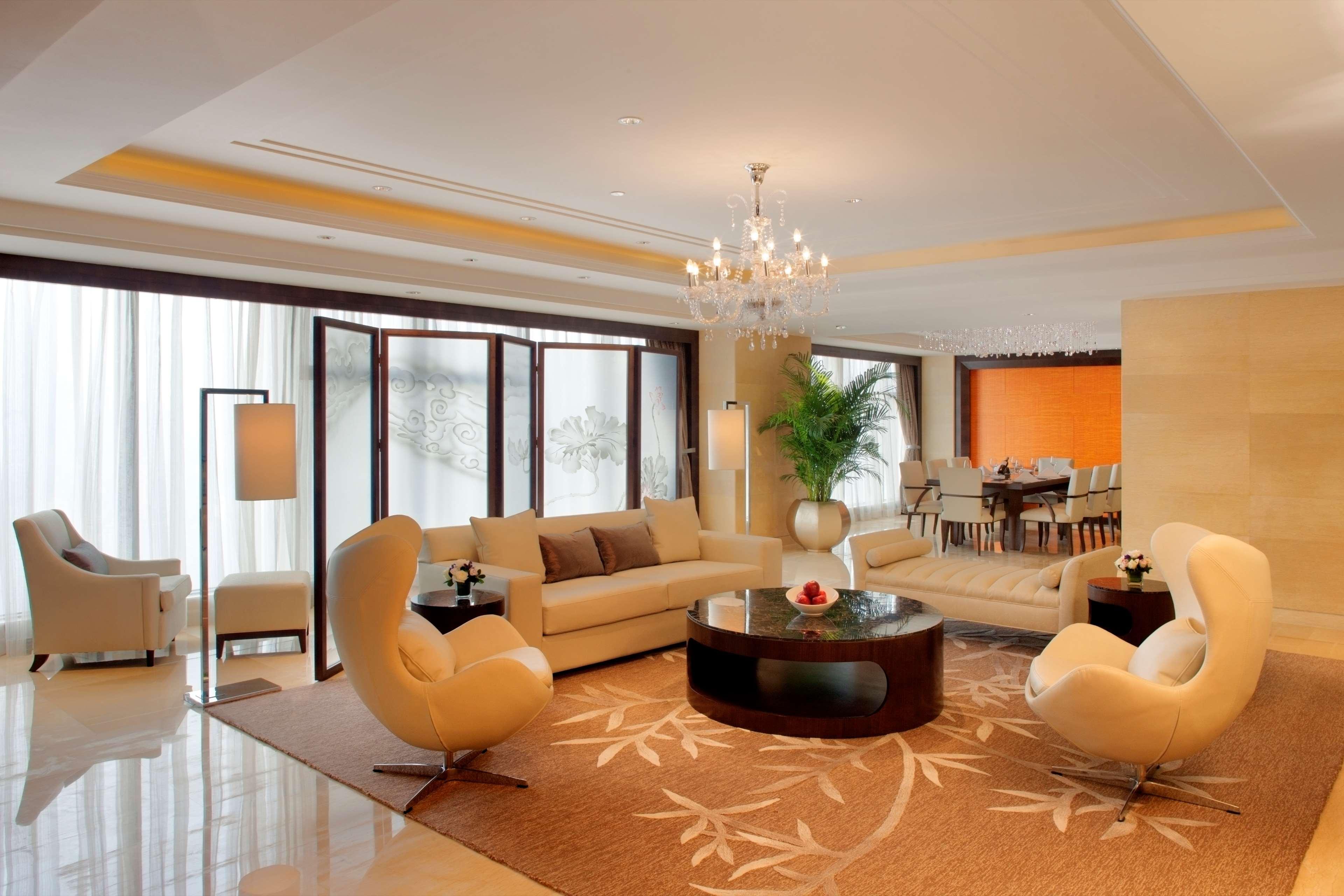 Radisson Blu Plaza Chongqing - Free 2 Bottle Of Local Beer Per Room During Stay Kültér fotó