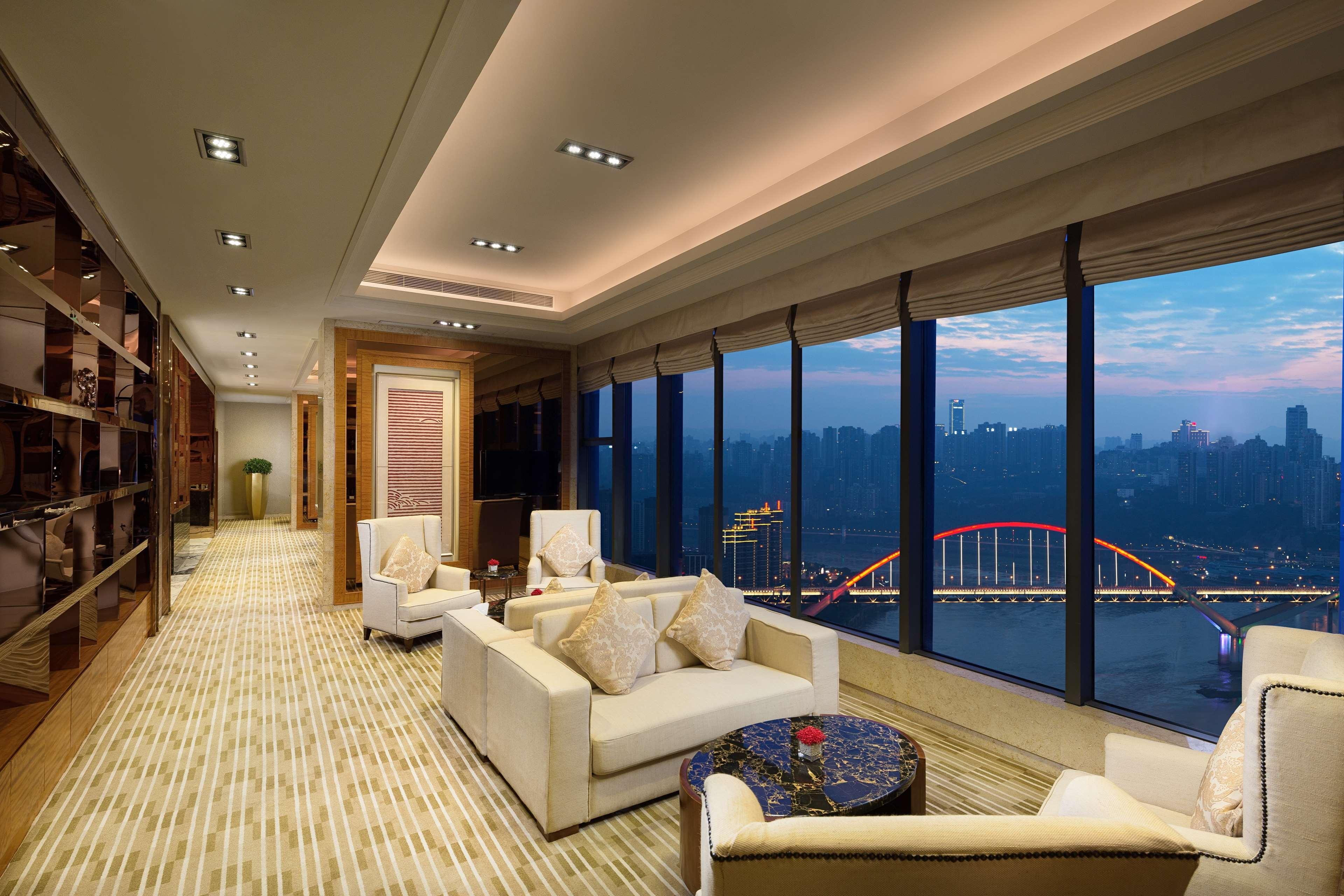 Radisson Blu Plaza Chongqing - Free 2 Bottle Of Local Beer Per Room During Stay Kültér fotó