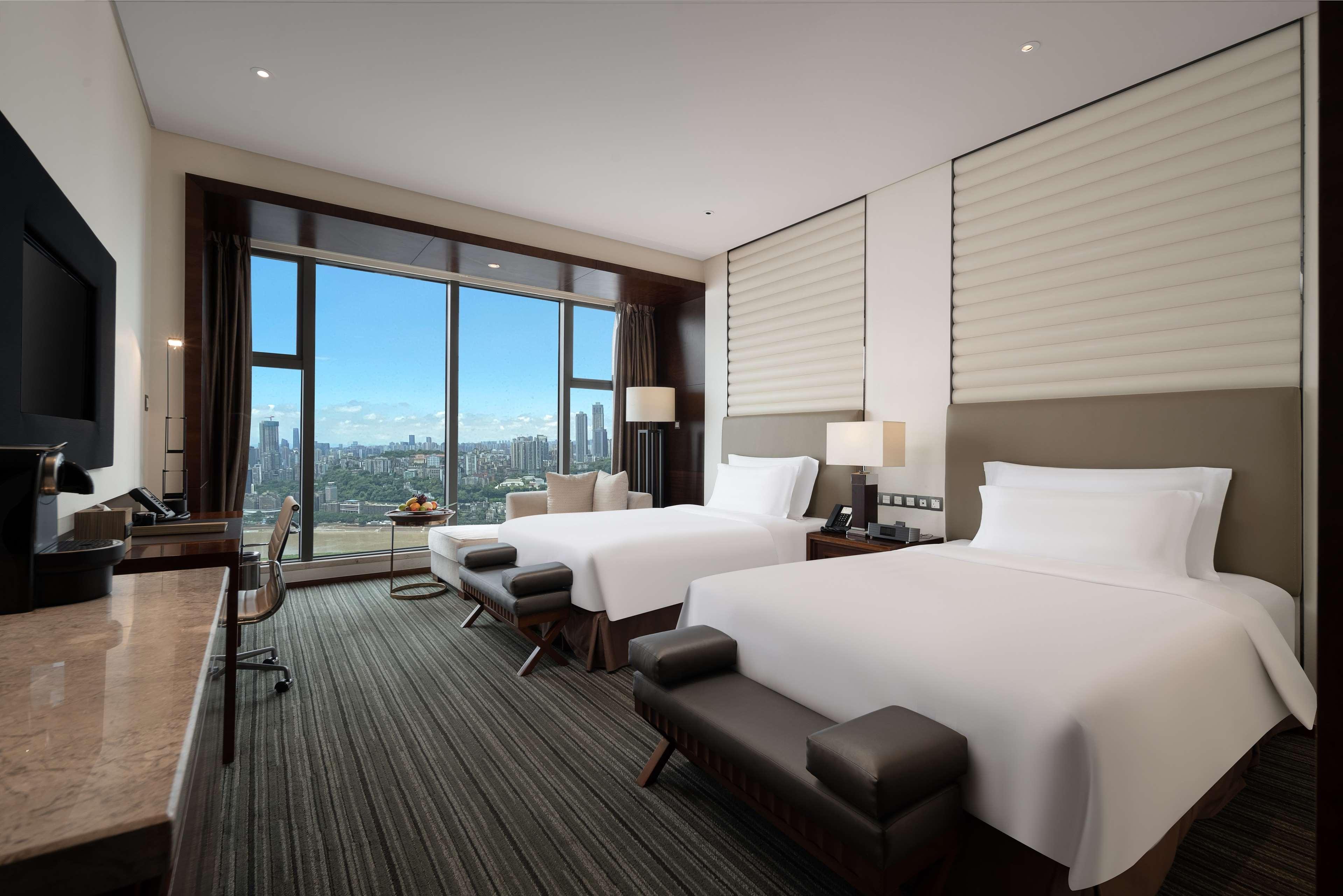 Radisson Blu Plaza Chongqing - Free 2 Bottle Of Local Beer Per Room During Stay Kültér fotó