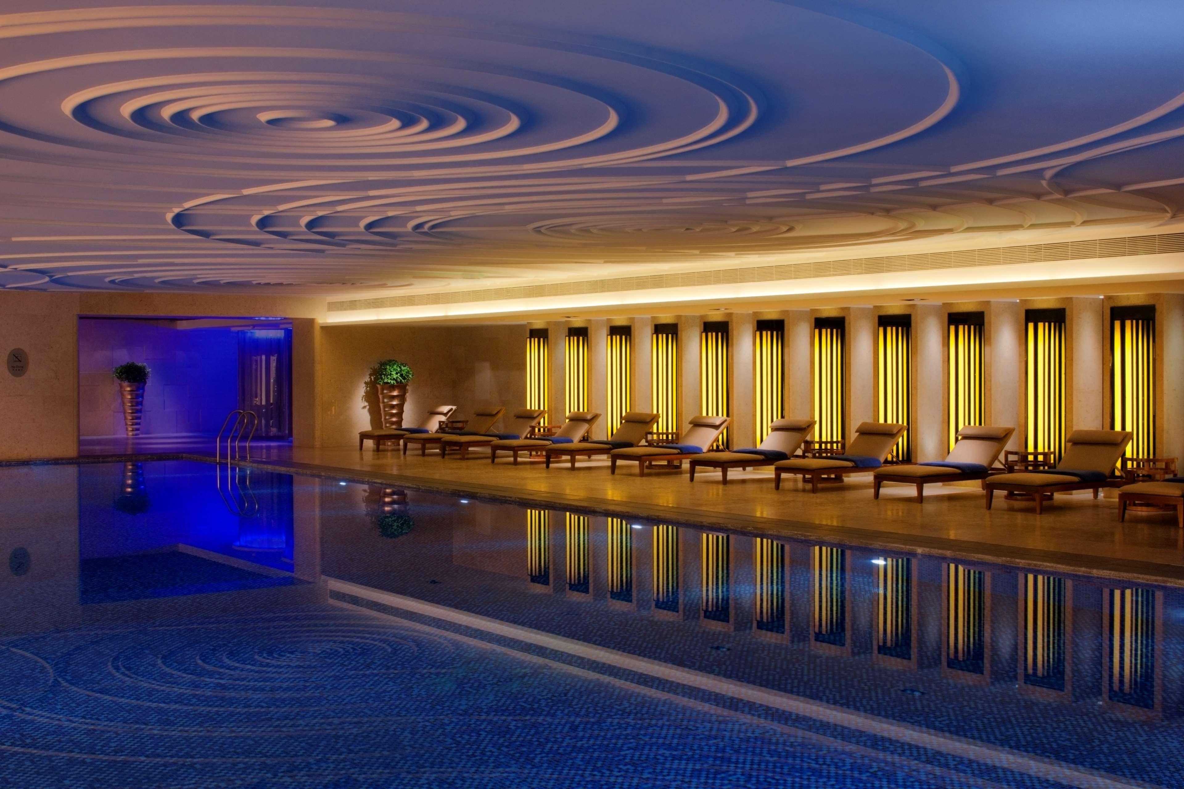 Radisson Blu Plaza Chongqing - Free 2 Bottle Of Local Beer Per Room During Stay Kültér fotó