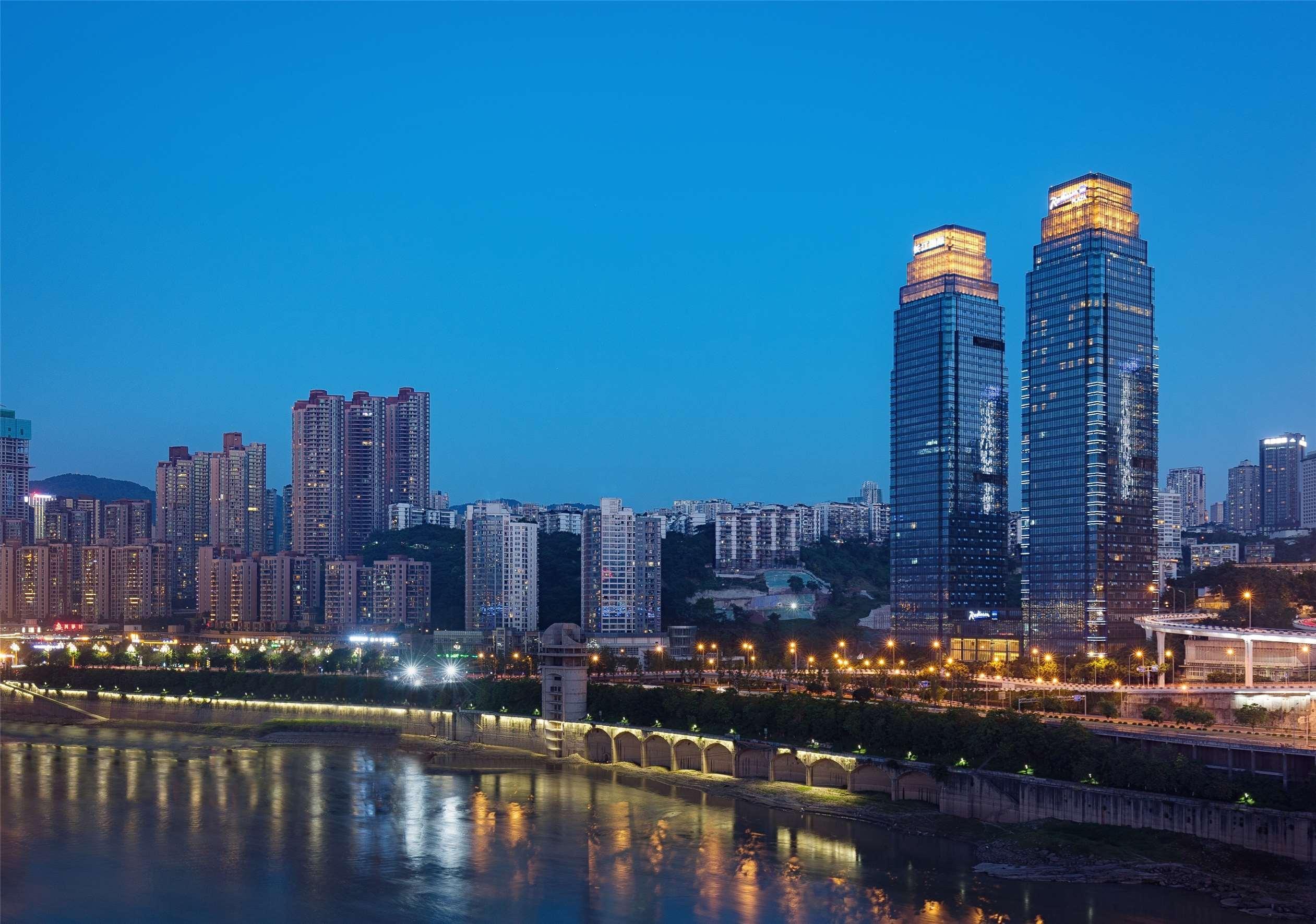 Radisson Blu Plaza Chongqing - Free 2 Bottle Of Local Beer Per Room During Stay Kültér fotó