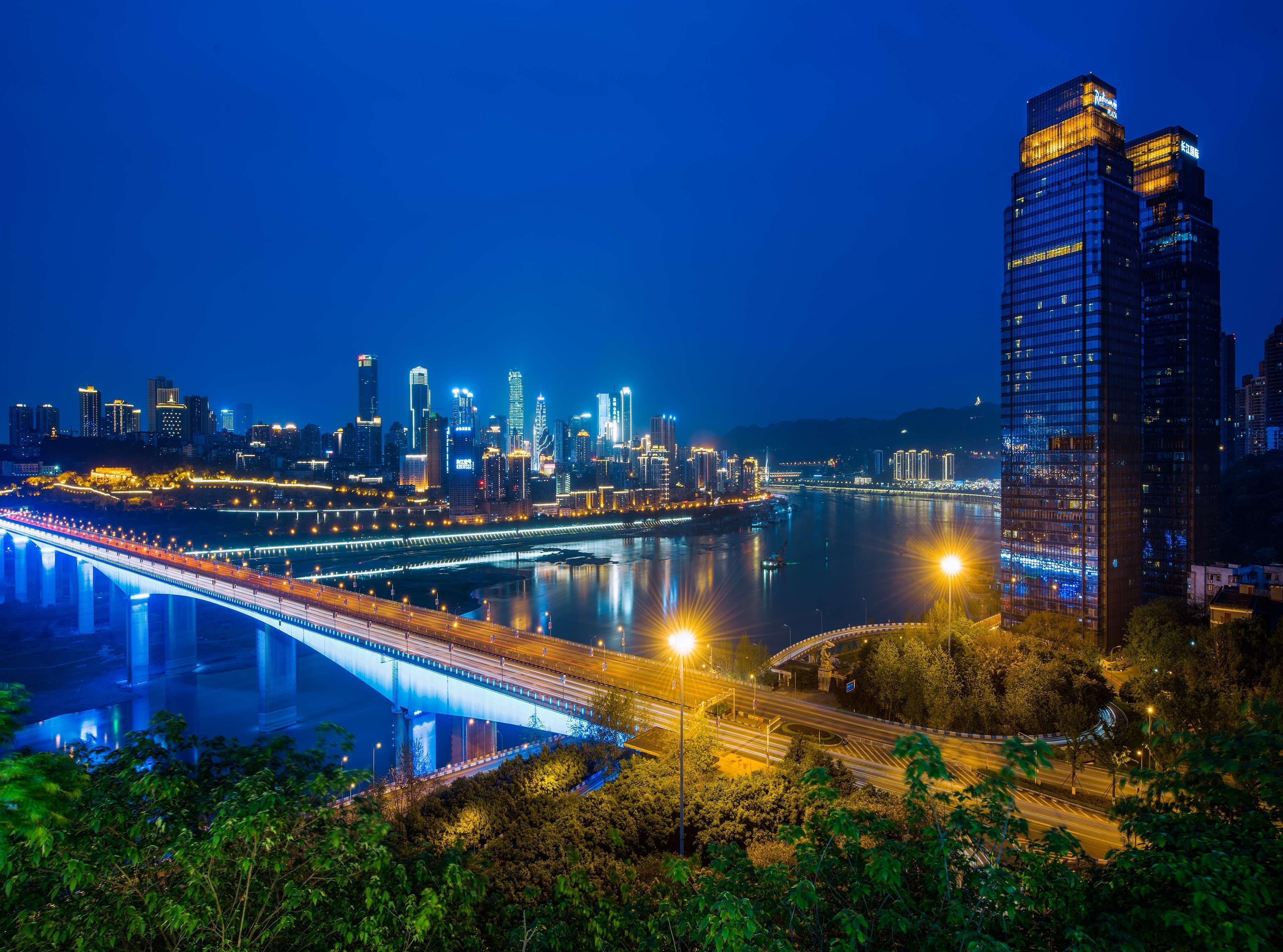 Radisson Blu Plaza Chongqing - Free 2 Bottle Of Local Beer Per Room During Stay Kültér fotó