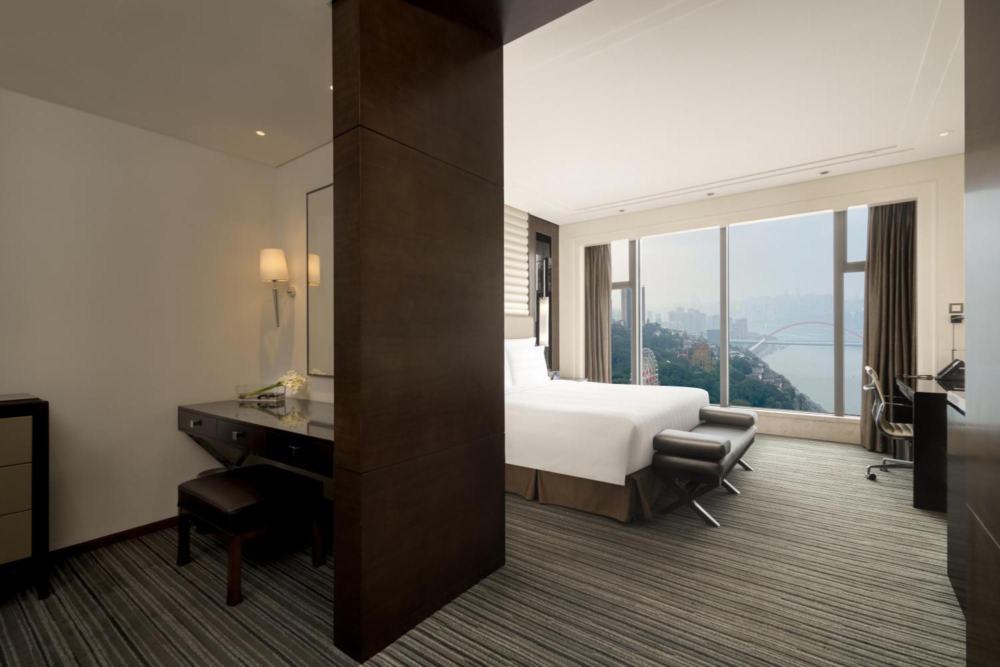 Radisson Blu Plaza Chongqing - Free 2 Bottle Of Local Beer Per Room During Stay Kültér fotó