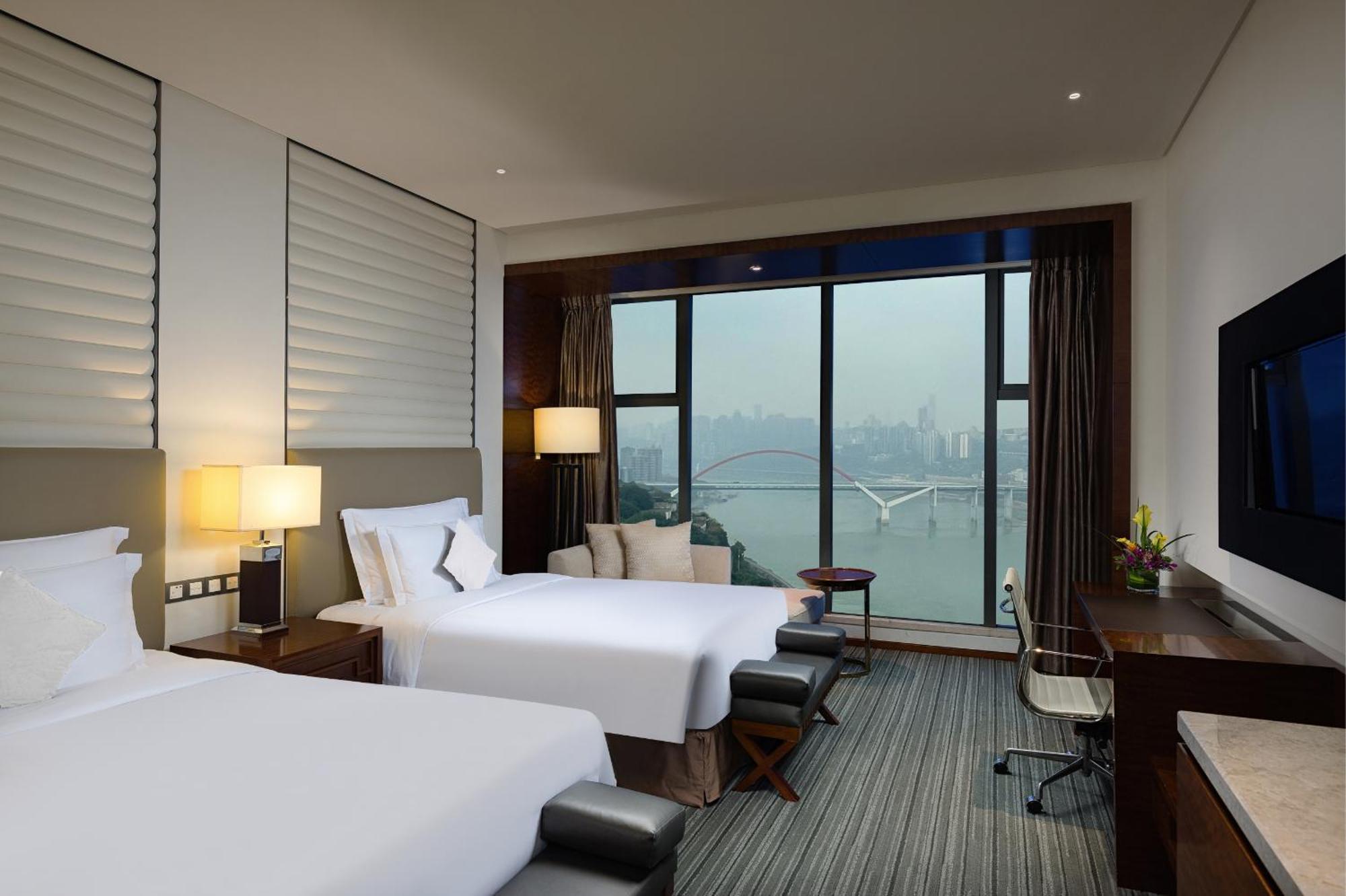 Radisson Blu Plaza Chongqing - Free 2 Bottle Of Local Beer Per Room During Stay Kültér fotó
