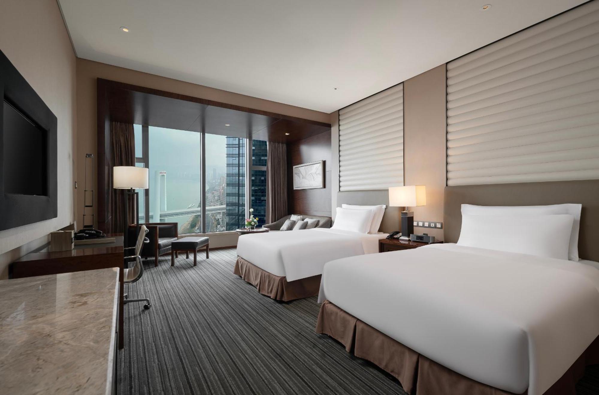 Radisson Blu Plaza Chongqing - Free 2 Bottle Of Local Beer Per Room During Stay Kültér fotó
