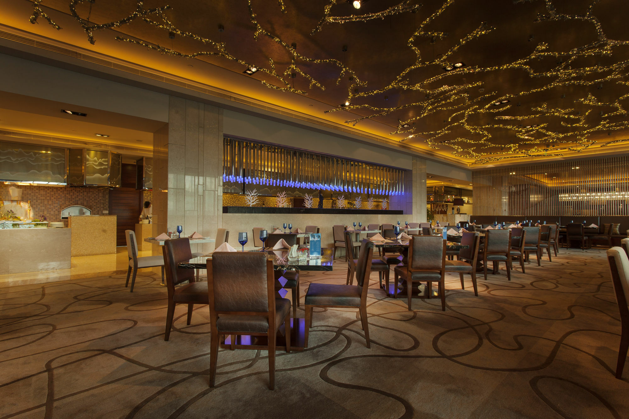 Radisson Blu Plaza Chongqing - Free 2 Bottle Of Local Beer Per Room During Stay Kültér fotó