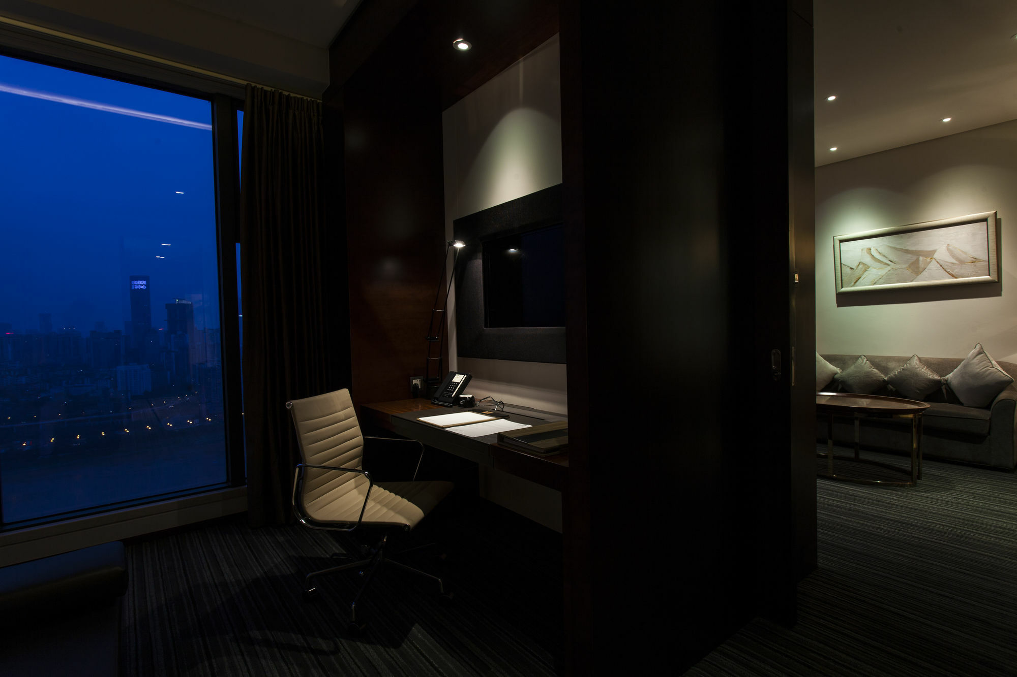 Radisson Blu Plaza Chongqing - Free 2 Bottle Of Local Beer Per Room During Stay Kültér fotó